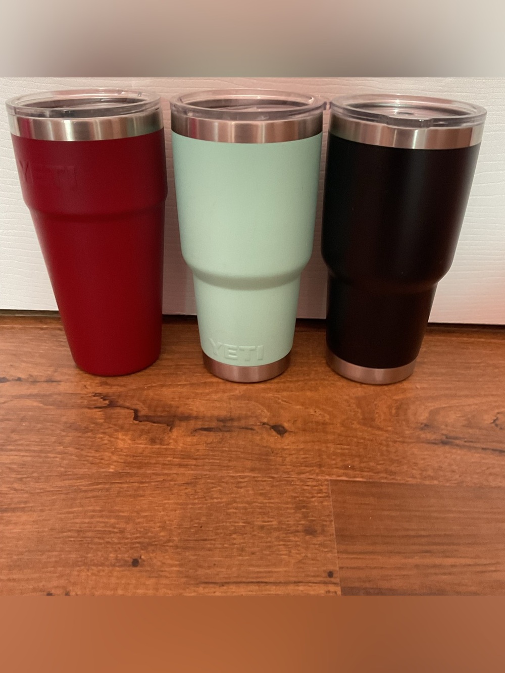 Lot of three Yeti Tumblers with Lids 30 oz. - Picture 2 of 11